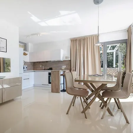 Sea Superior Apartment *